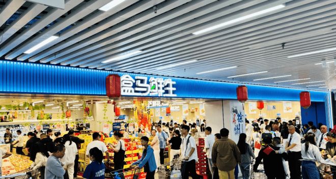 三家头部企业打响餐饮零售化升级战麻将胡了app餐厅味道进家庭这(图3)